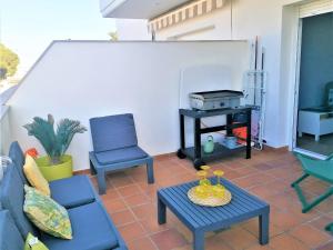 Apartamento Familiar con Piscina y Jardín cerca de la Playa en Santa Margarita - ES-258-101