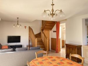 Villa LES LAURIERS avec terrasse et jardin proche plage