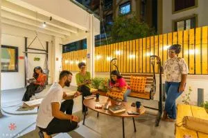 Zostel Pune (Viman Nagar) - Vagholi