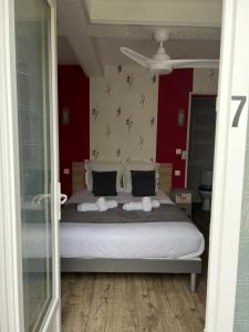 Hotels Au Petit Bonheur : photos des chambres