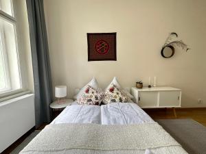 3BDR Bohemian style central flat with Balcony