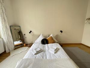 3BDR Bohemian style central flat with Balcony