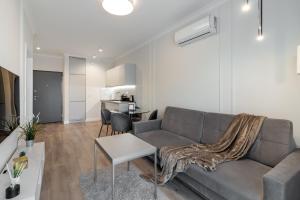 Urban Chic - Great Location- One Bedroom Apartment - Siedmiogrodzka 3