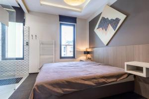 Midtown Artistic Apartment