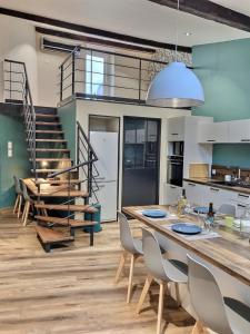 Appartements Myzenplace - Beau duplex en coeur de ville, spacieux, calme & confortable, parking : photos des chambres