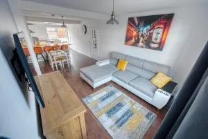 2 Bedroom Bungalow with Garden and Parking - Cotgrave