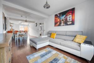 2 Bedroom Bungalow with Garden and Parking