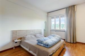 GuestHost - Lucca Roomy Apartment with Balcony and Parking!