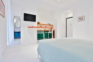 GuestHost - Maya & Giacomina Prime Central Apartments