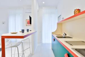 GuestHost - Maya & Giacomina Prime Central Apartments