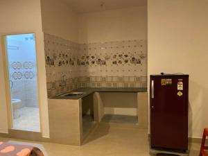 Big Studio rooms with patio-only for Girls& couple