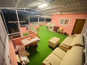 Big Studio rooms with patio-only for Girls& couple