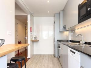 Olaias Lisbon 2 bed near Metro 2