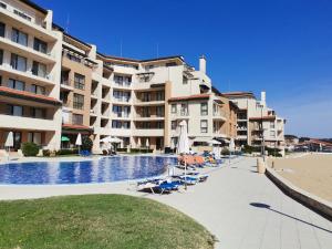 Апартамент Б003 в Обзор Бийч Резорт- море пред прозореца, плаж пред вратата !!!