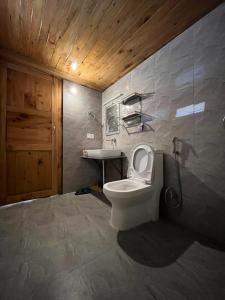 Odin Hostel Shoja