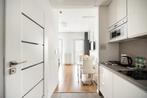 Varsovia Comfort 625 by BookingHost