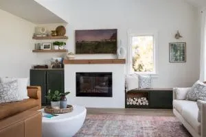 M22 Cedar House - Lakefront home in wine country with playroom - Cedar