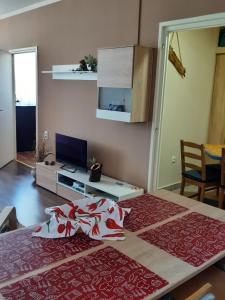 Apartman a város felett (Apartment above the city)