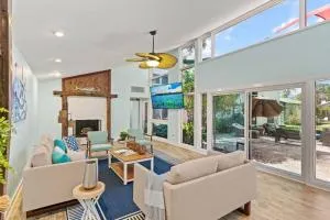 2 King Suites~Private Pool+Hot Tub~2mi from beach - Druid Oaks