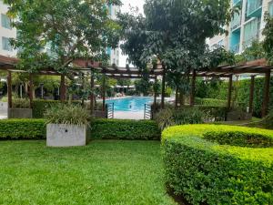 Lujoso condominio con lavadora y secadora, S. José