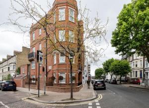 Kensington Olympia Apartment, Breakfast