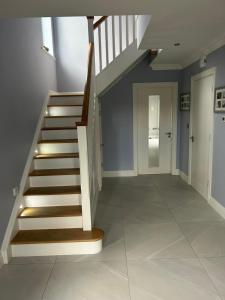 1 luxurious room in family home