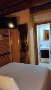 Economy Double Room room in Hostal Segovia
