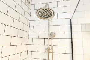 Nowogrodzka 78 - Apartament dla 4 osób - 200m od Szpitala Klinicznego na Lindleya - 1km do Dworca Centralnego - Wifi - Smart TV 45 cali