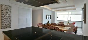 Edificio Poseidon Depto. Vista Lateral al Mar