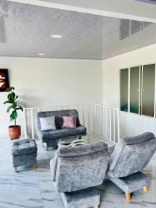 Black and White Mariquita Tolima