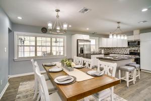 Lake Charles Home with Gas Grill and Fenced-In Yard!