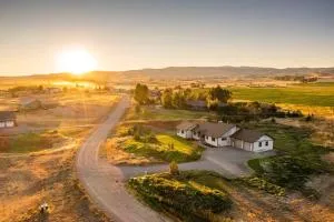 MT Skies - Skiing / Yellowstone / Fly Fishing - 利文斯顿