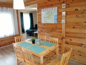 Cozy holiday home 600m from the lake in Kolczewo
