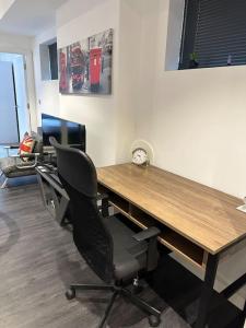 Stunning Flat with Parking Free near Sutton Station