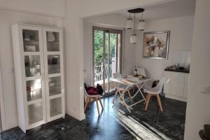 Brand new 2-bedroom apartment in Antibes with AC and sea view