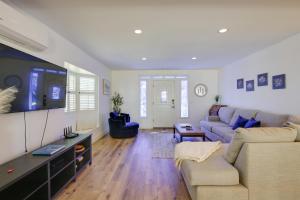 San Diego Home Private Outdoor Pool and Game Room!