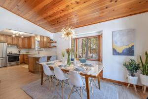 Camp Telemark by Tahoe Getaways - Pet-Friendly 3 BR in Tahoe Donner with Hot Tub & Wood Fireplace