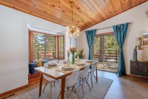 Camp Telemark by Tahoe Getaways - Pet-Friendly 3 BR in Tahoe Donner with Hot Tub & Wood Fireplace