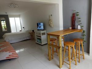 Studio - MOLAS by Walter de la Renta