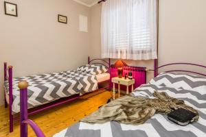 Seaside family friendly house with a swimming pool Krusevo, Novigrad - 21963