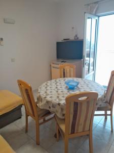 Apartments by the sea Banjol, Rab - 21967 
