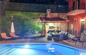 Beautiful Home With Pool