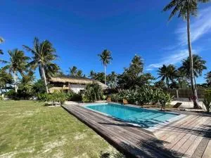 Private Beachfront Villa w/ pool - Libertad