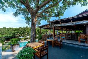 Camia Resort & Spa