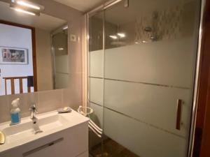 Maisons de vacances Villa patio avec terrasse semi-couverte, a 2 pas du centre de Capbreton - FR-1-413-229 : photos des chambres