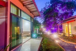 The Travelers Friend family studio room