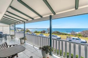 Como - Views Over Convent Beach - Holiday Yamba
