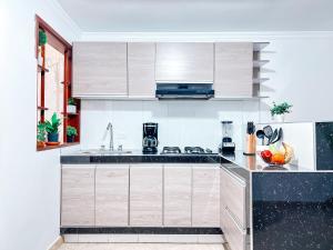 Descansa sin ruido a pasos del centro y del Museo Rayo