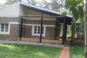 VANIKA PLANTATION - Hirisāve