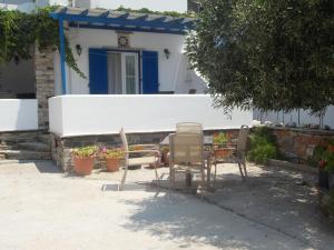 Vrahos Studios Tinos Greece